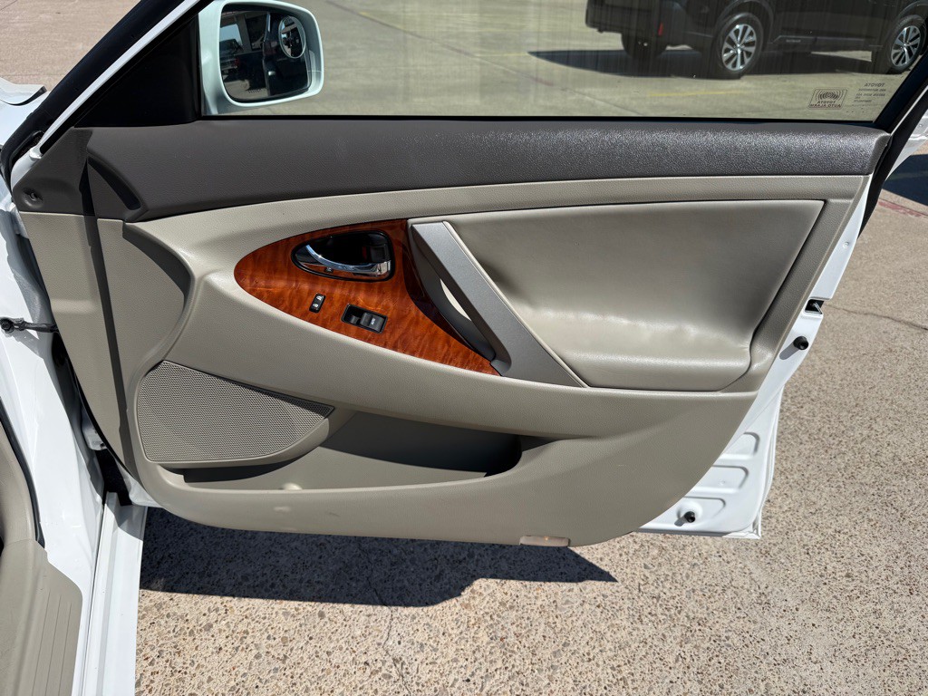 2011 Toyota Camry Image 22