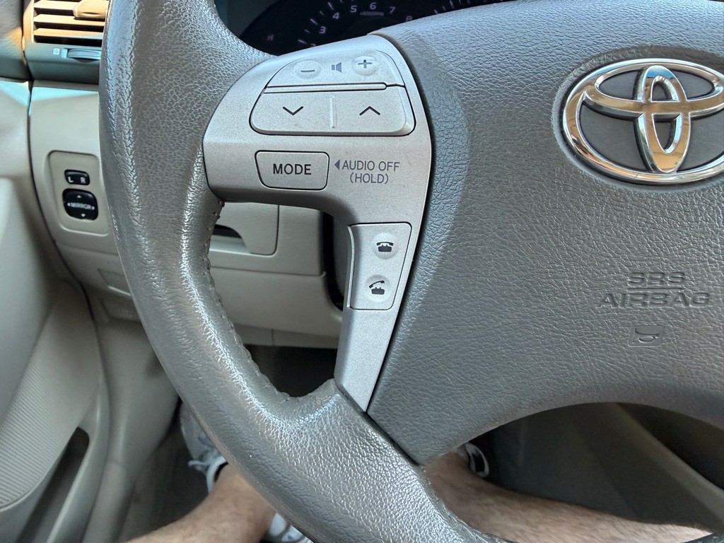 2011 Toyota Camry Image 25