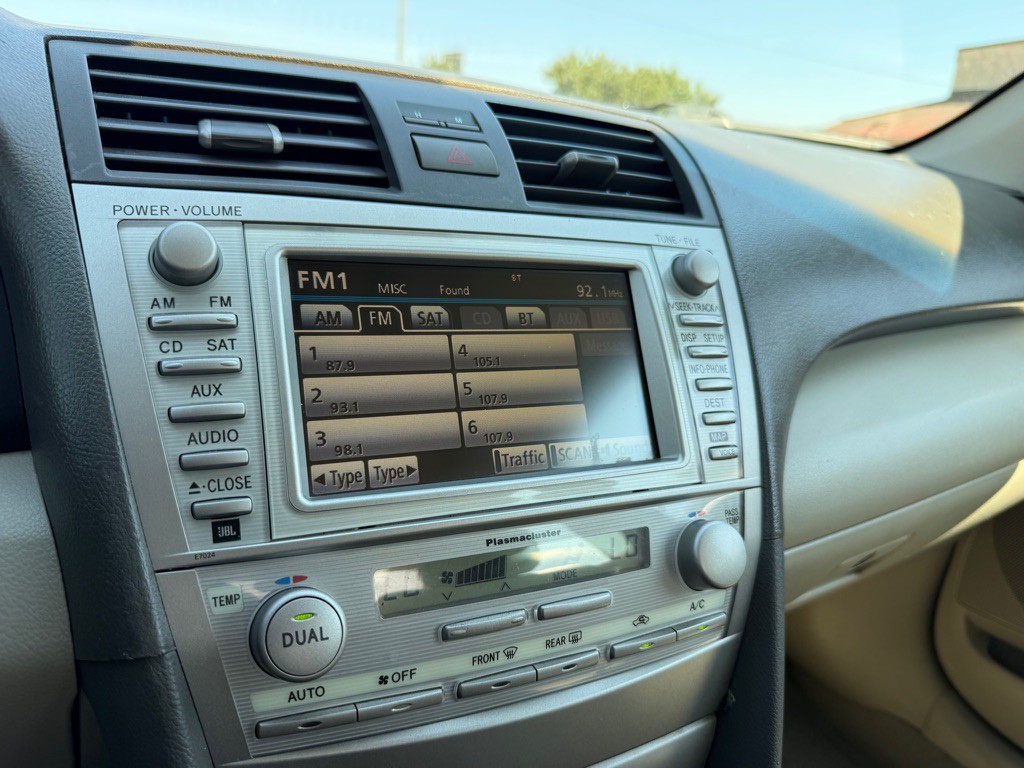 2011 Toyota Camry Image 30