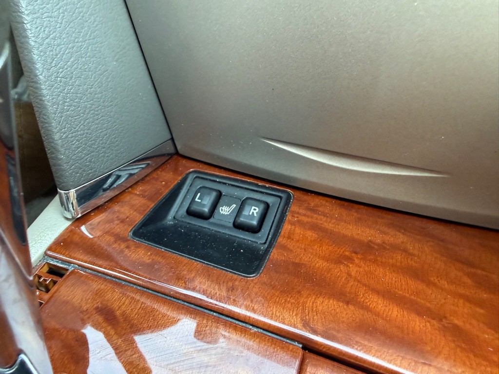 2011 Toyota Camry Image 32