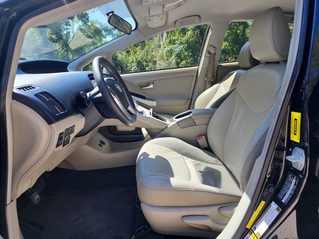 2012 Toyota Prius Image 14