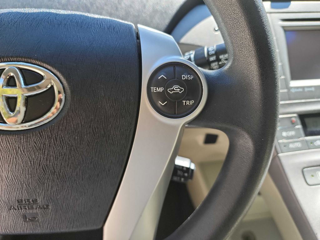 2012 Toyota Prius Image 16