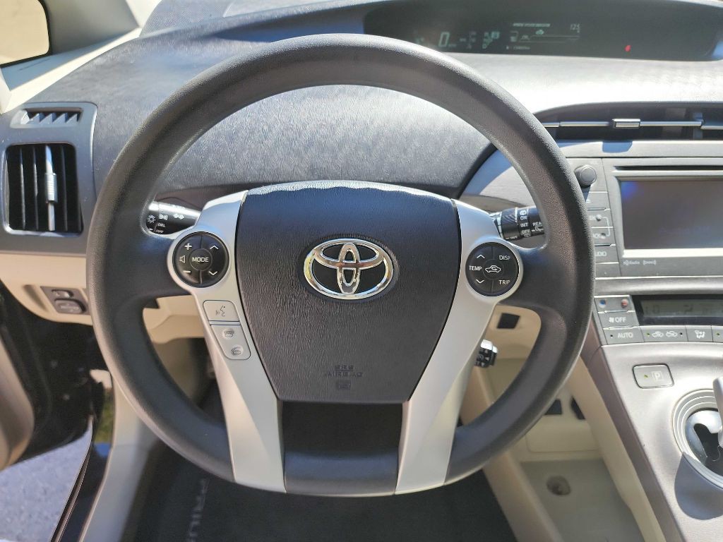 2012 Toyota Prius Image 17