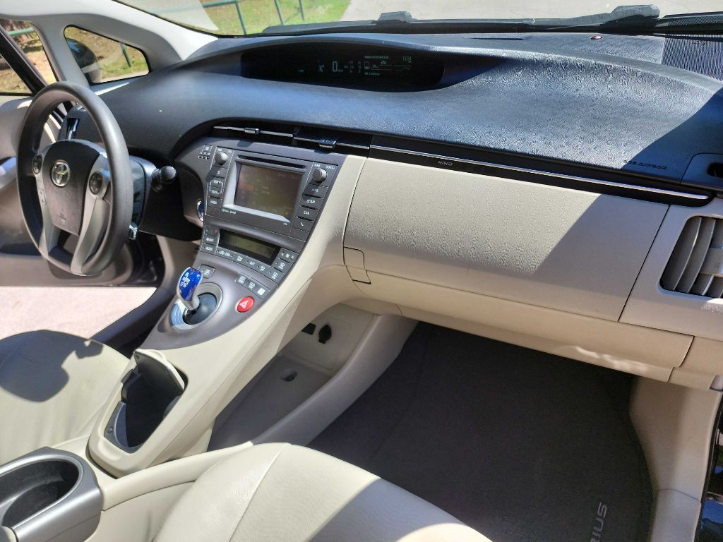 2012 Toyota Prius Image 34