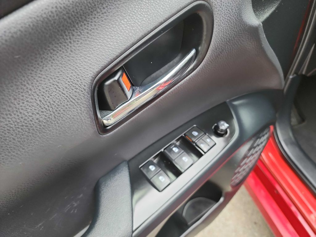 2017 Toyota Prius Image 11