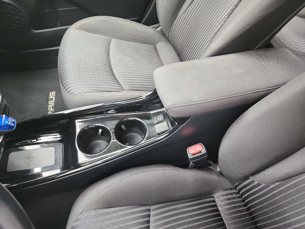 2017 Toyota Prius Image 21