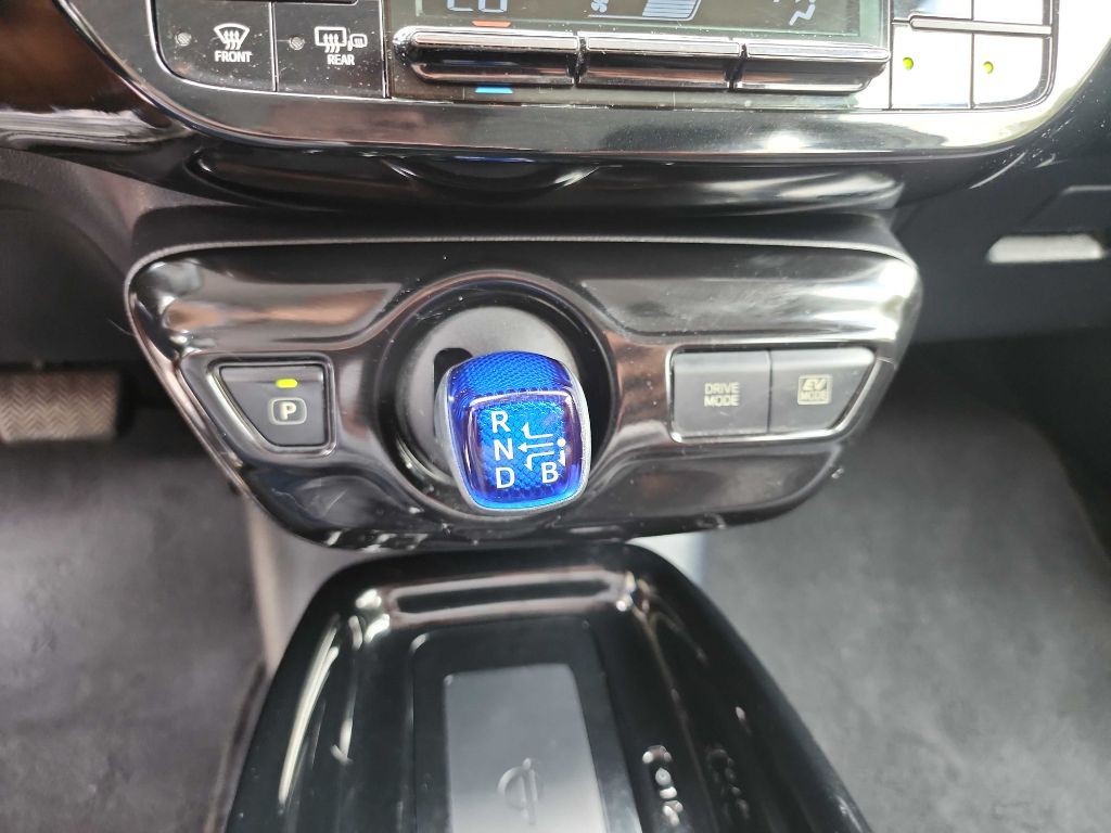 2017 Toyota Prius Image 24
