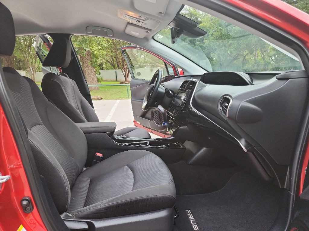 2017 Toyota Prius Image 28