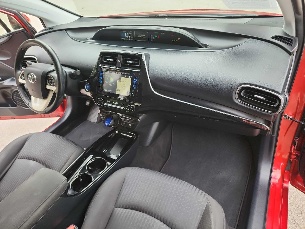 2017 Toyota Prius Image 32