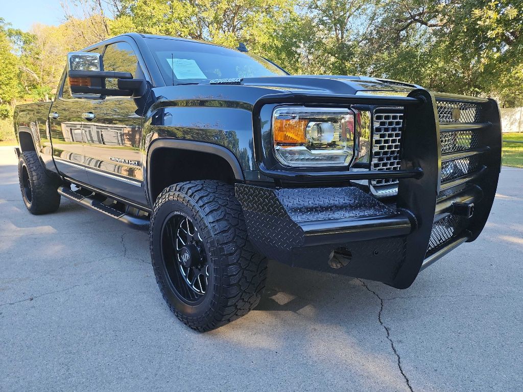 2017 GMC Sierra Image 1