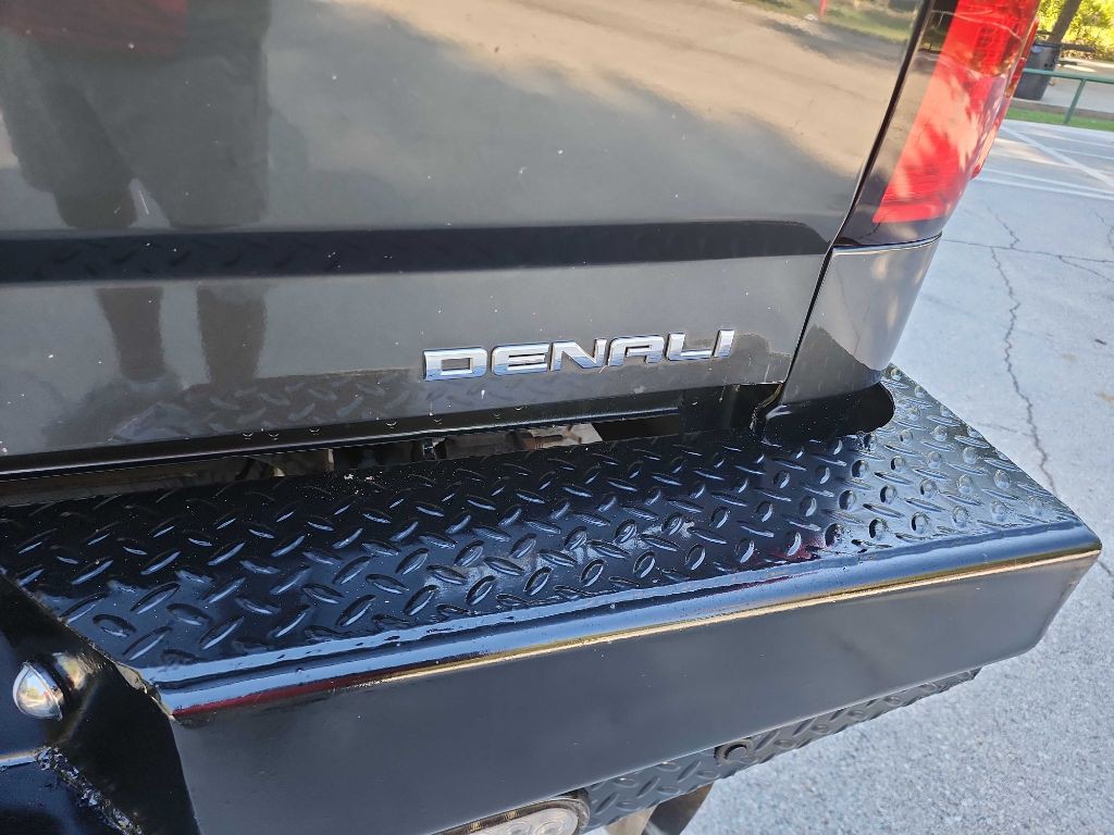 2017 GMC Sierra Image 8