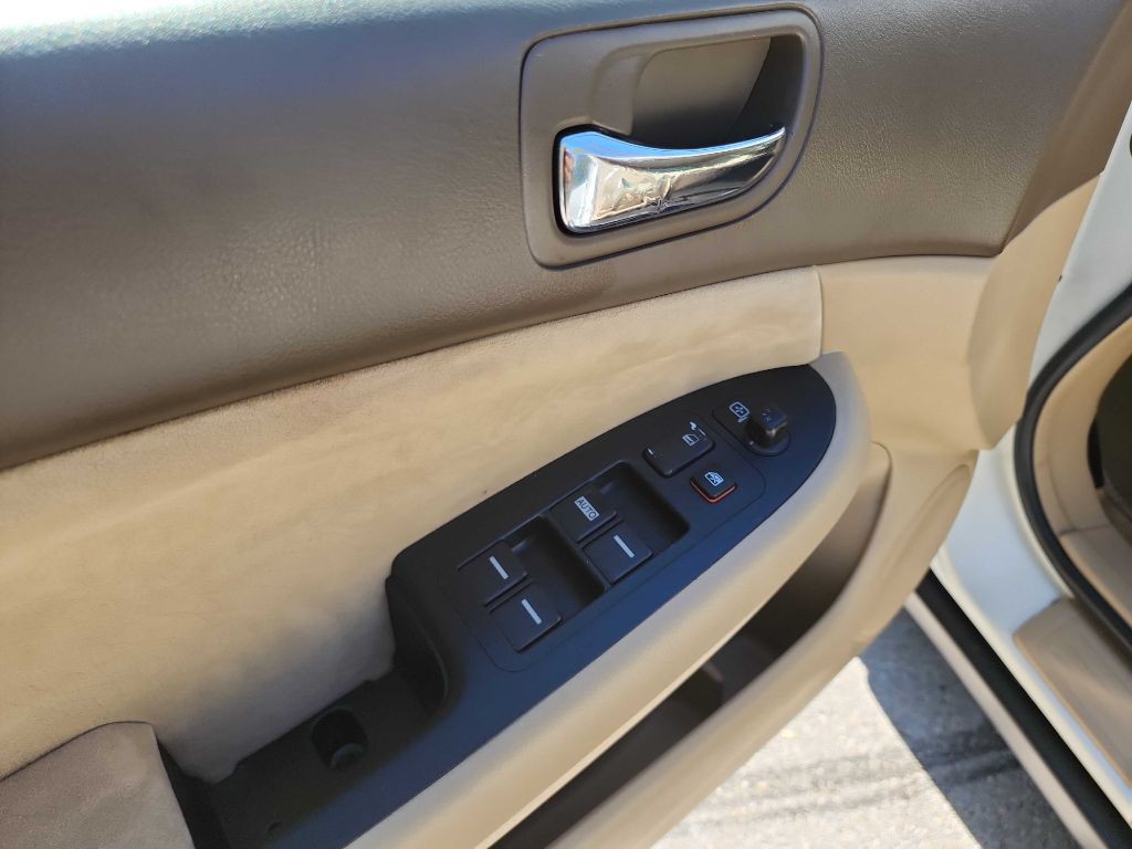 2003 Honda Accord Image 11