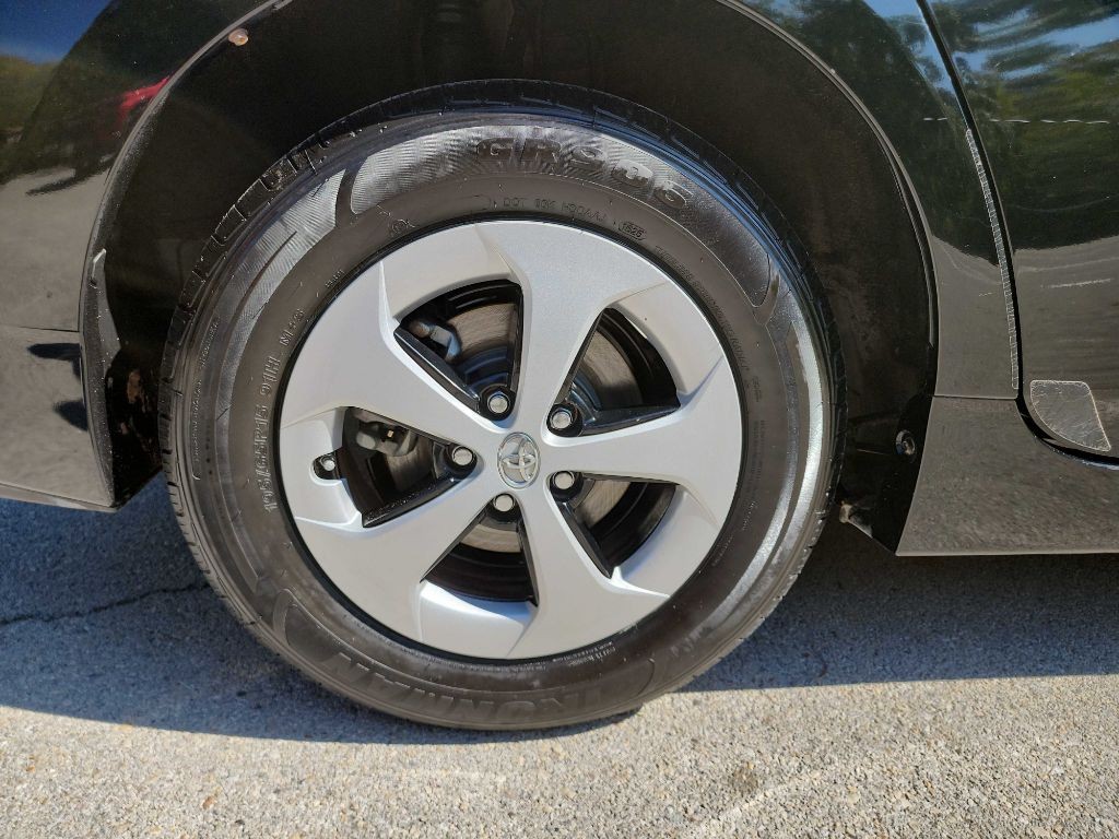 2014 Toyota Prius Image 10