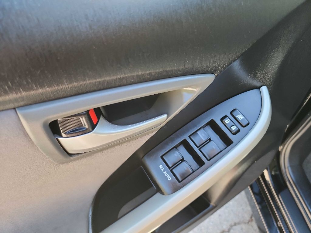 2014 Toyota Prius Image 12