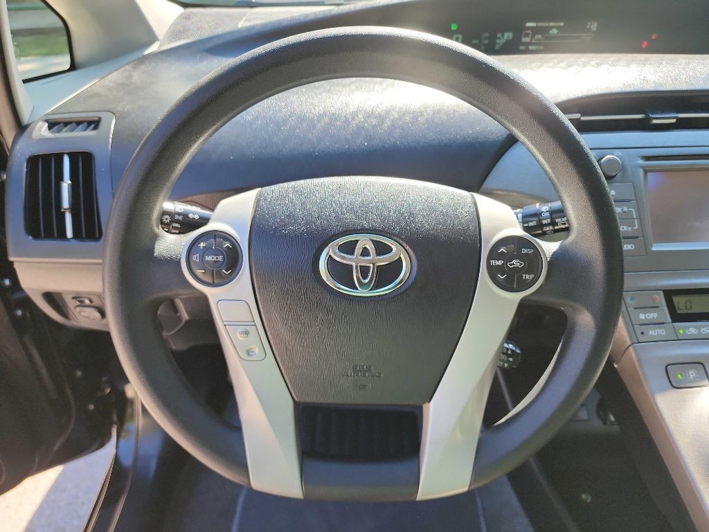 2014 Toyota Prius Image 13