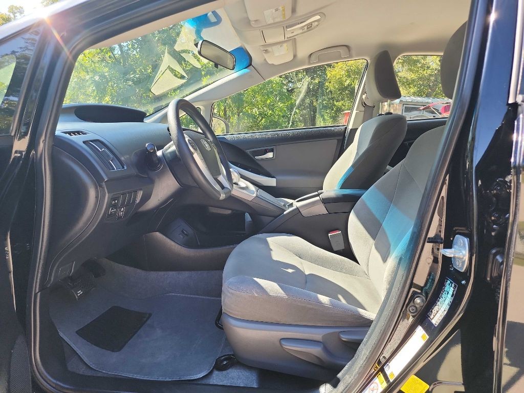 2014 Toyota Prius Image 15