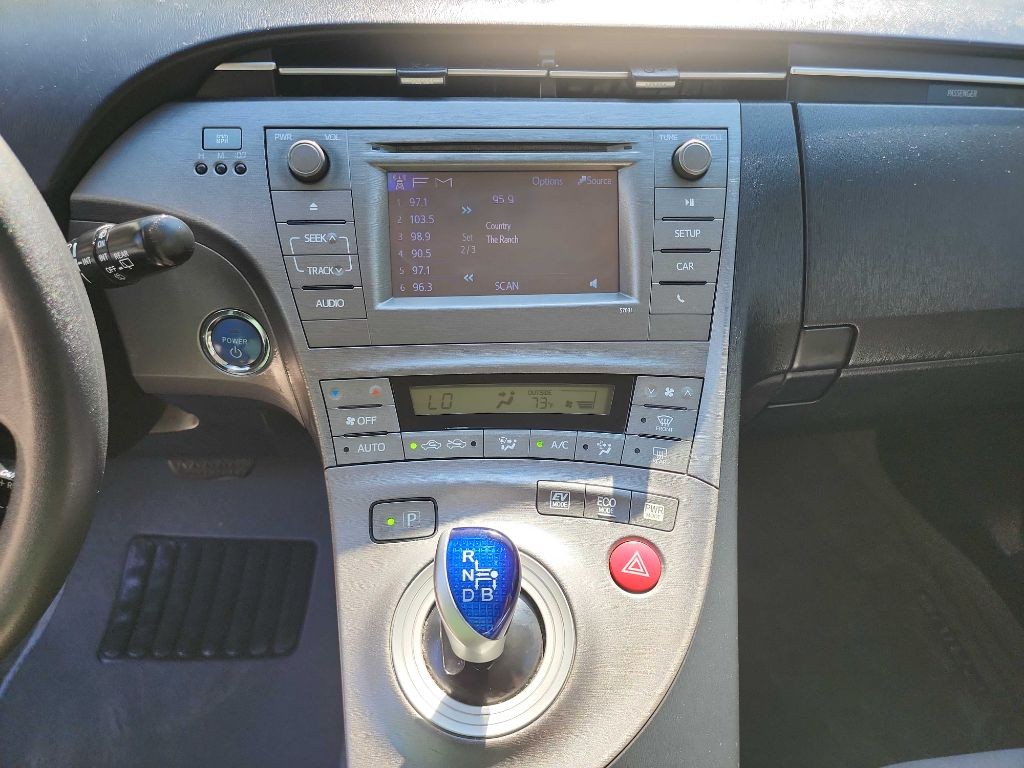 2014 Toyota Prius Image 21