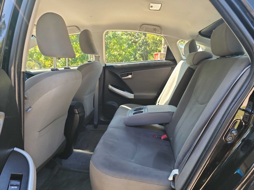 2014 Toyota Prius Image 25