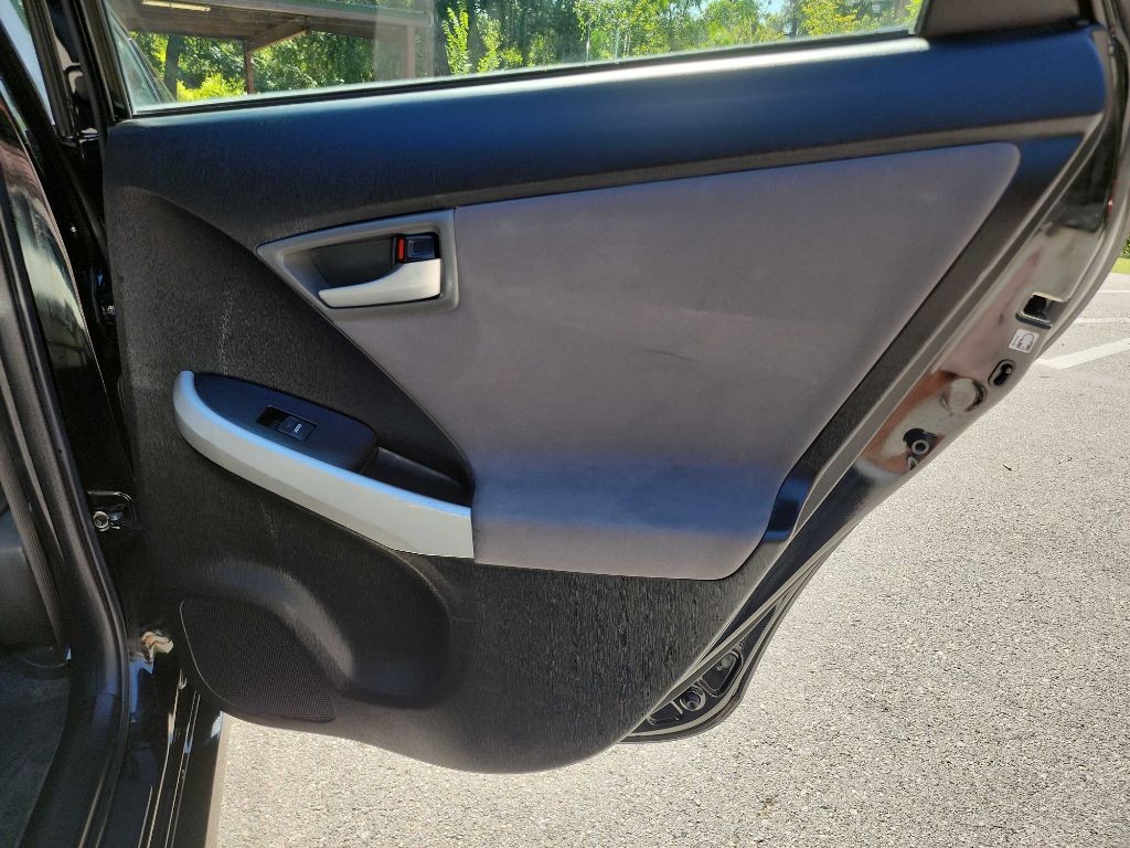 2014 Toyota Prius Image 27