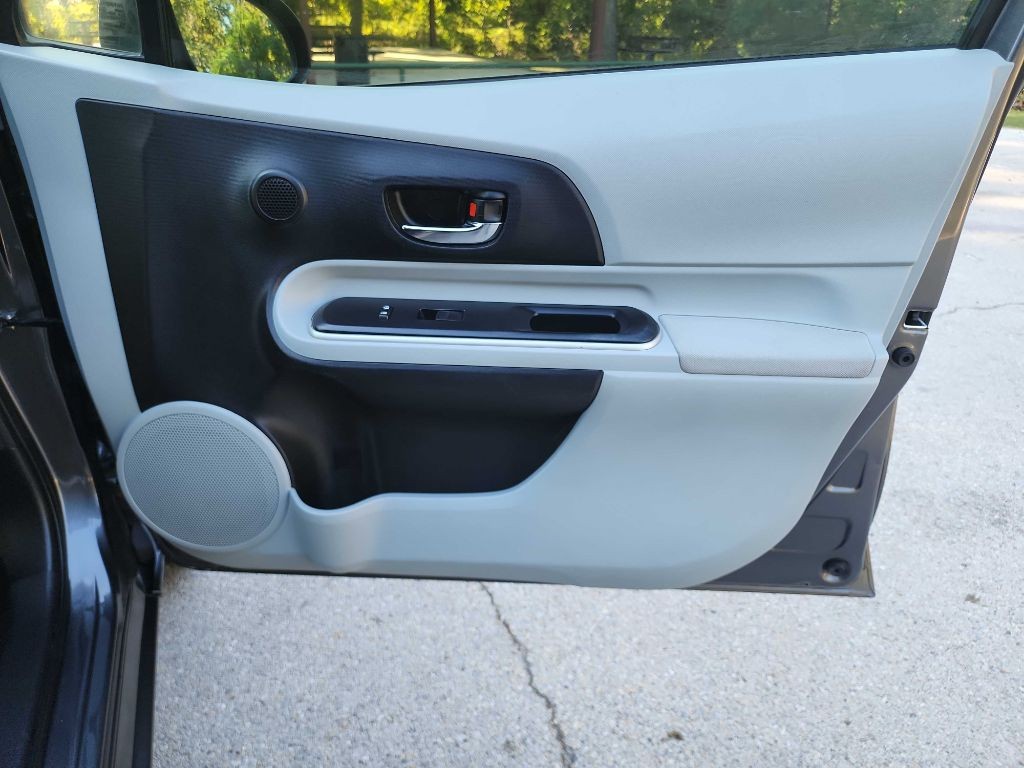 2014 Toyota Prius Image 23