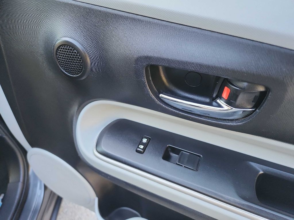 2014 Toyota Prius Image 24