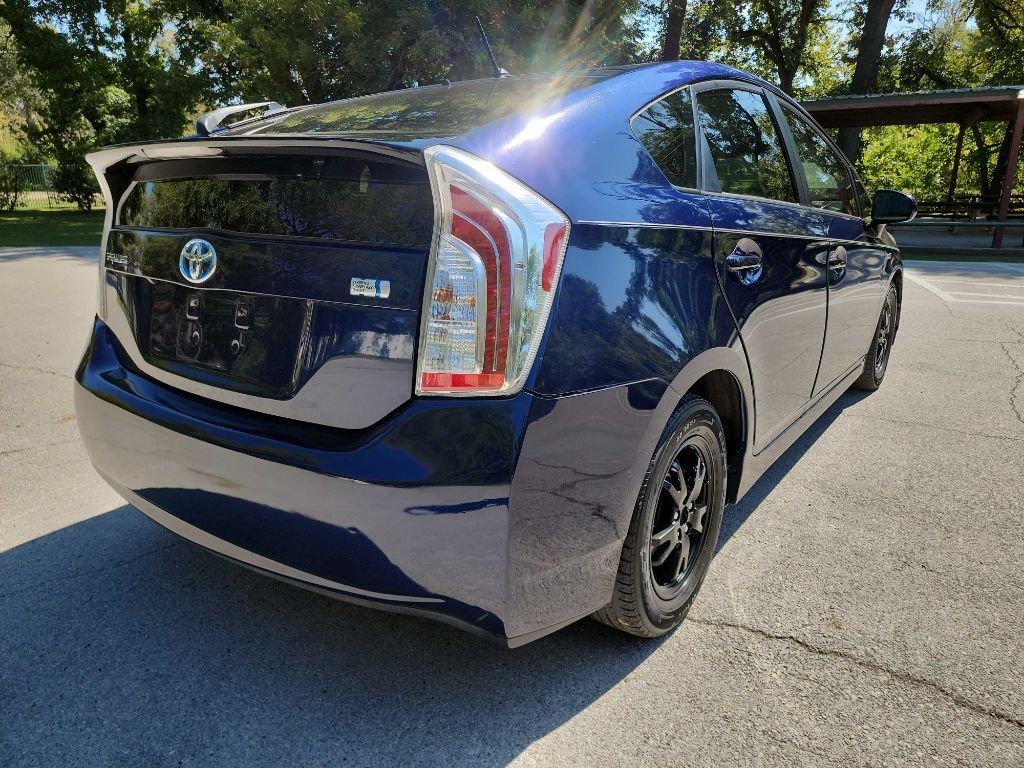 2015 Toyota Prius Image 9