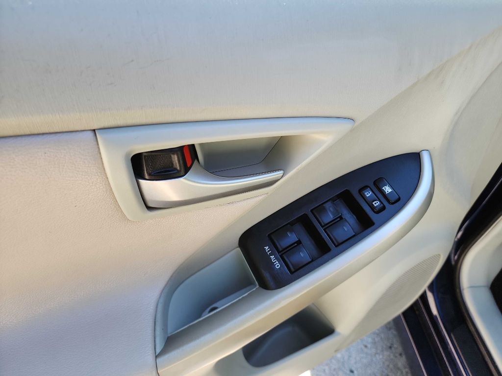 2015 Toyota Prius Image 14