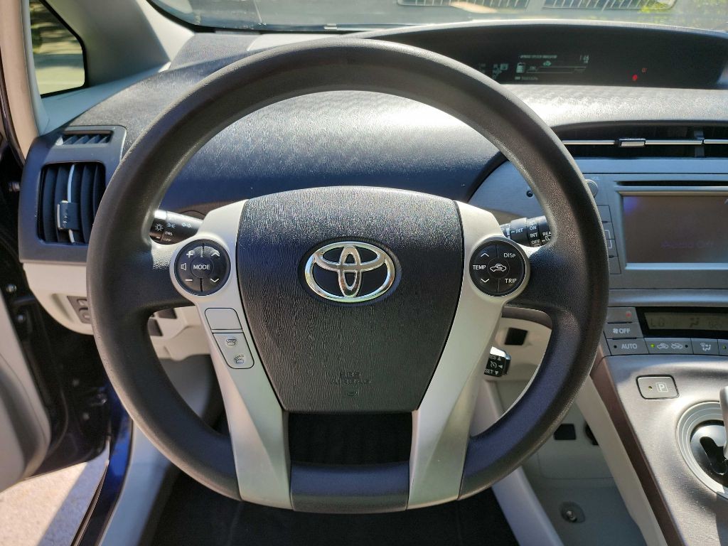 2015 Toyota Prius Image 15