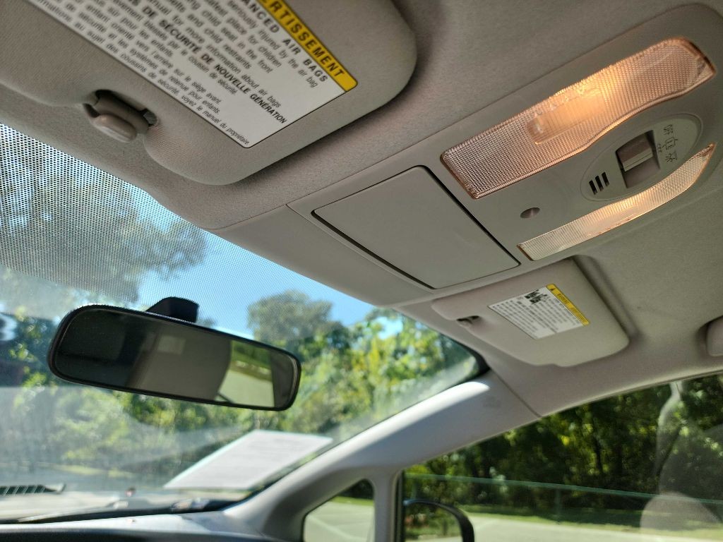 2015 Toyota Prius Image 18