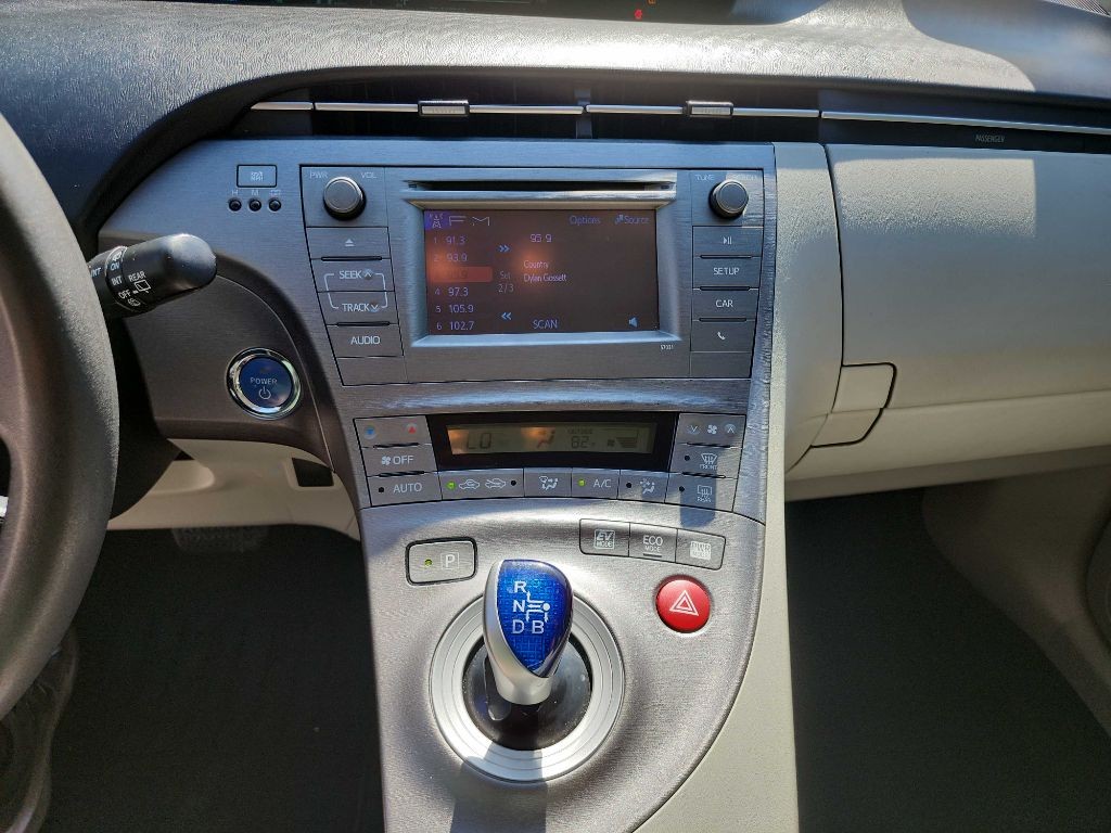 2015 Toyota Prius Image 20