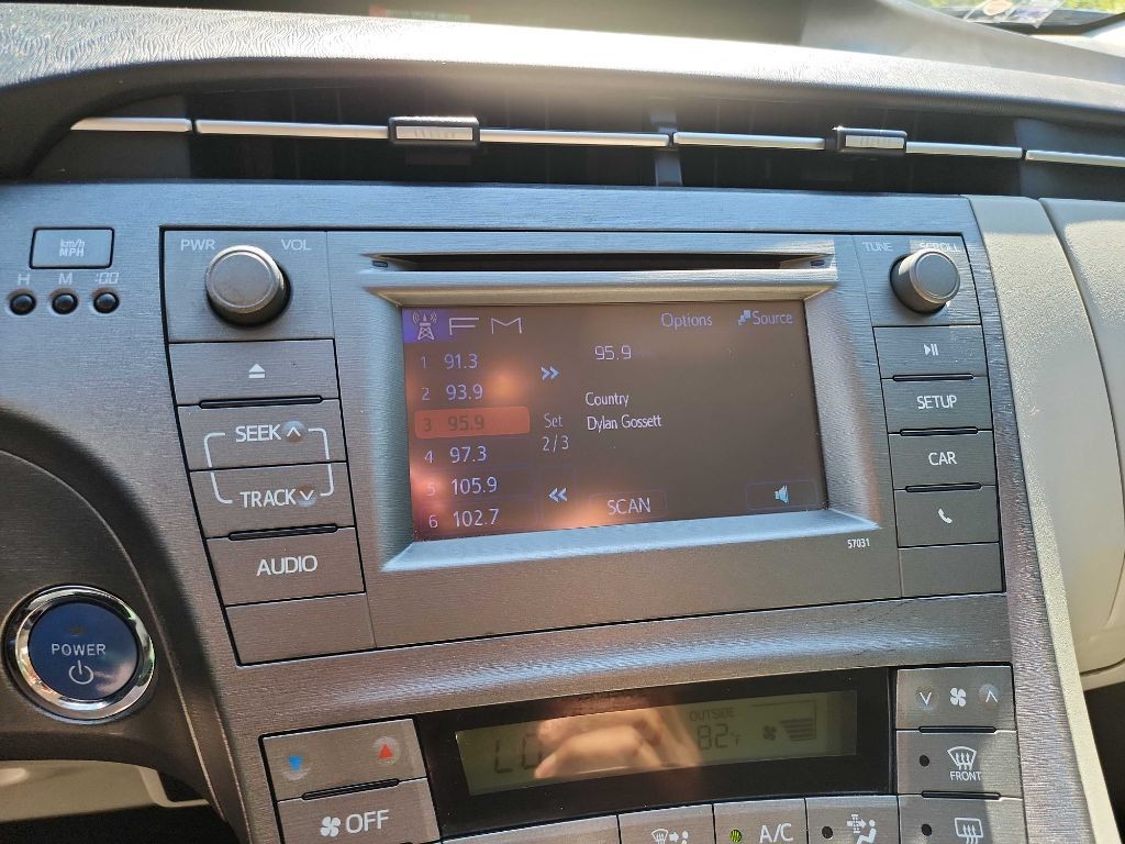 2015 Toyota Prius Image 21