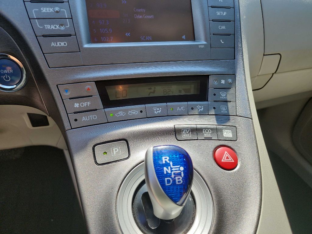 2015 Toyota Prius Image 22