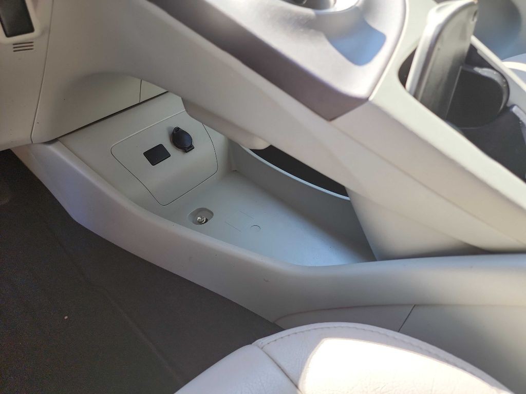 2015 Toyota Prius Image 25