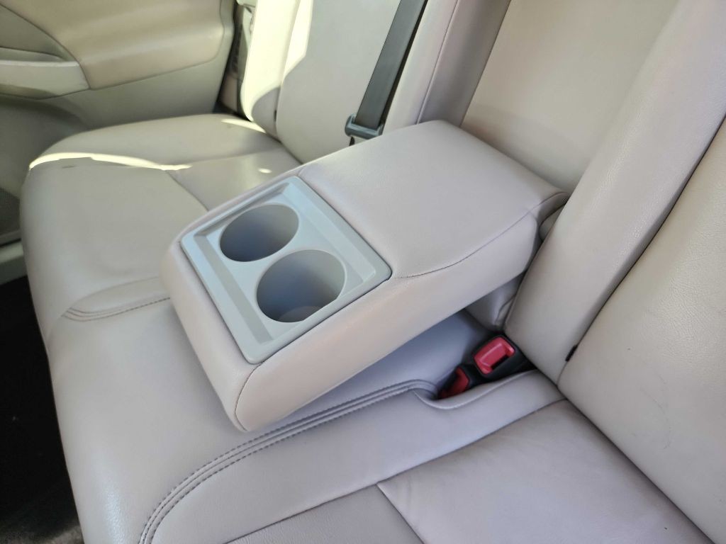 2015 Toyota Prius Image 29