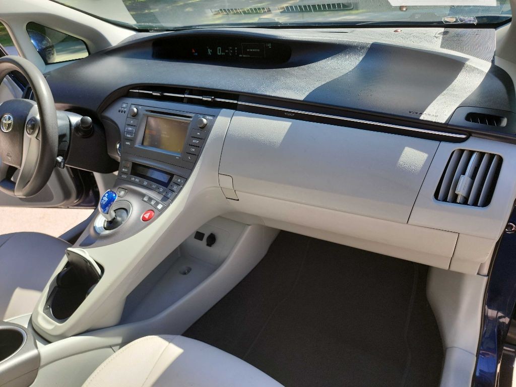 2015 Toyota Prius Image 34