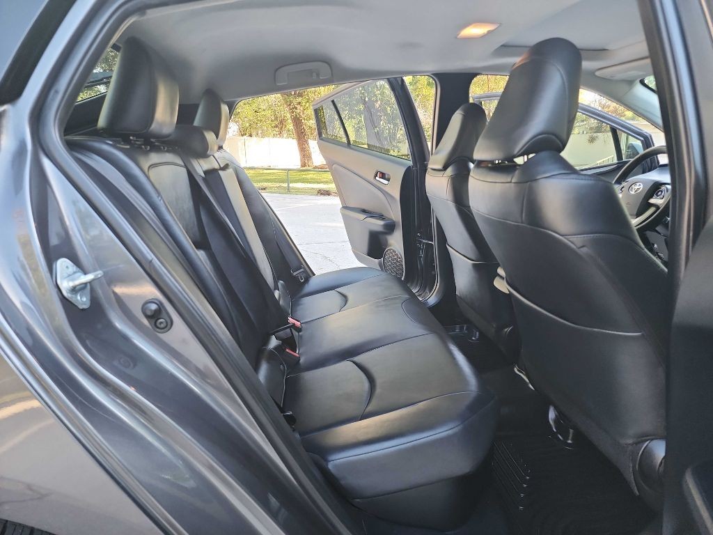 2017 Toyota Prius Image 34