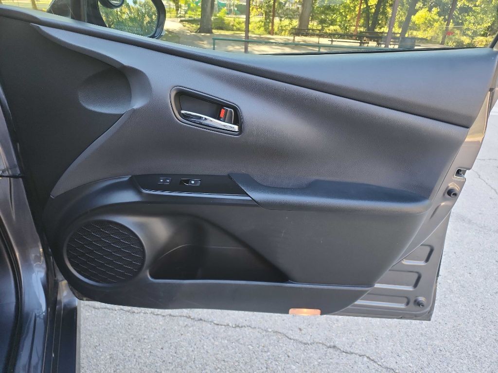 2017 Toyota Prius Image 35