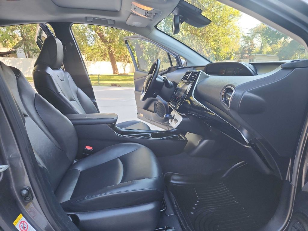 2017 Toyota Prius Image 39