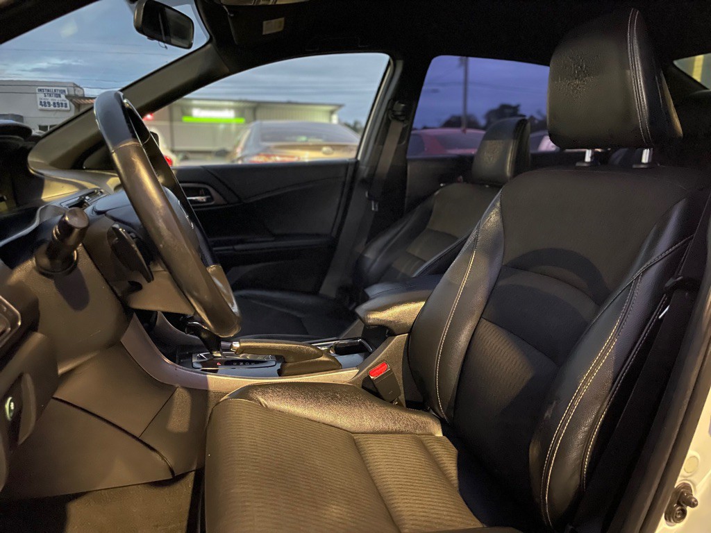 2016 Honda Accord Image 10