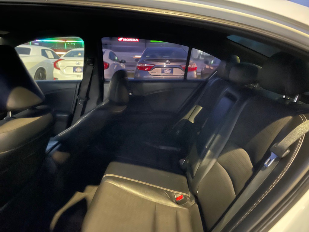 2016 Honda Accord Image 12