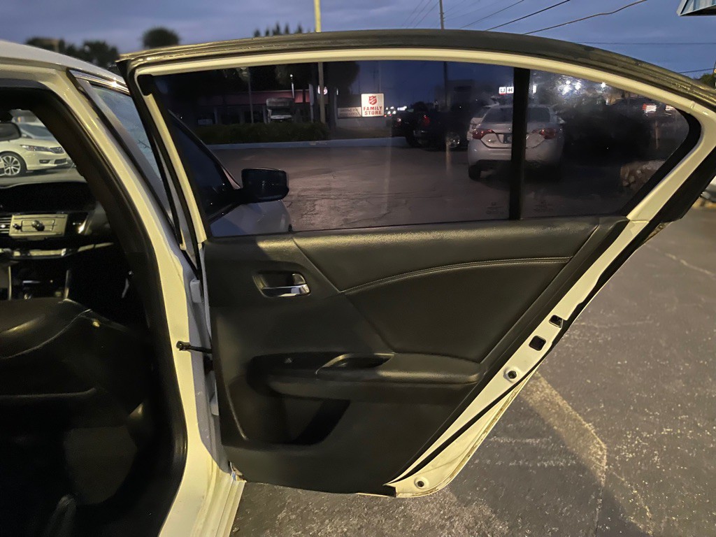 2016 Honda Accord Image 13