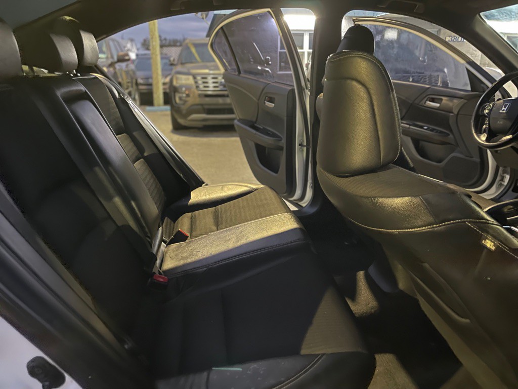 2016 Honda Accord Image 14
