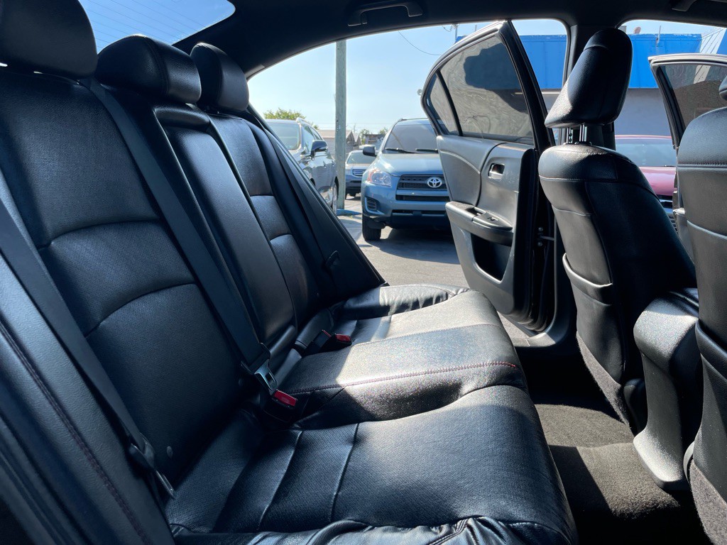 2017 Honda Accord Image 14
