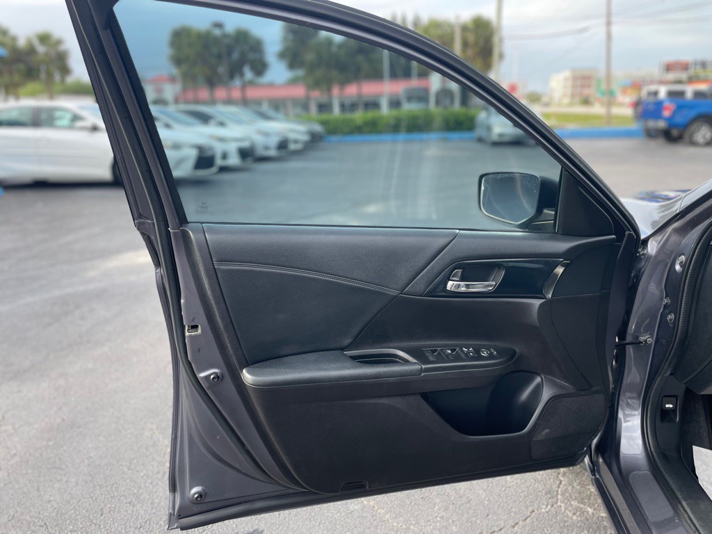 2013 Honda Accord Image 9
