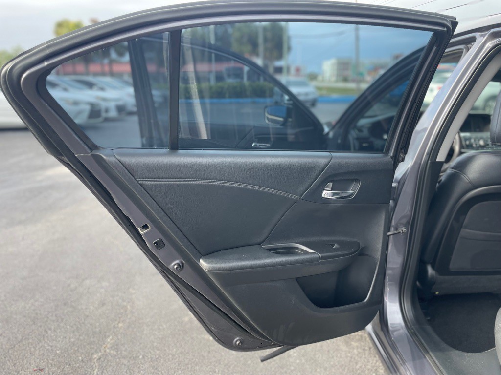 2013 Honda Accord Image 11