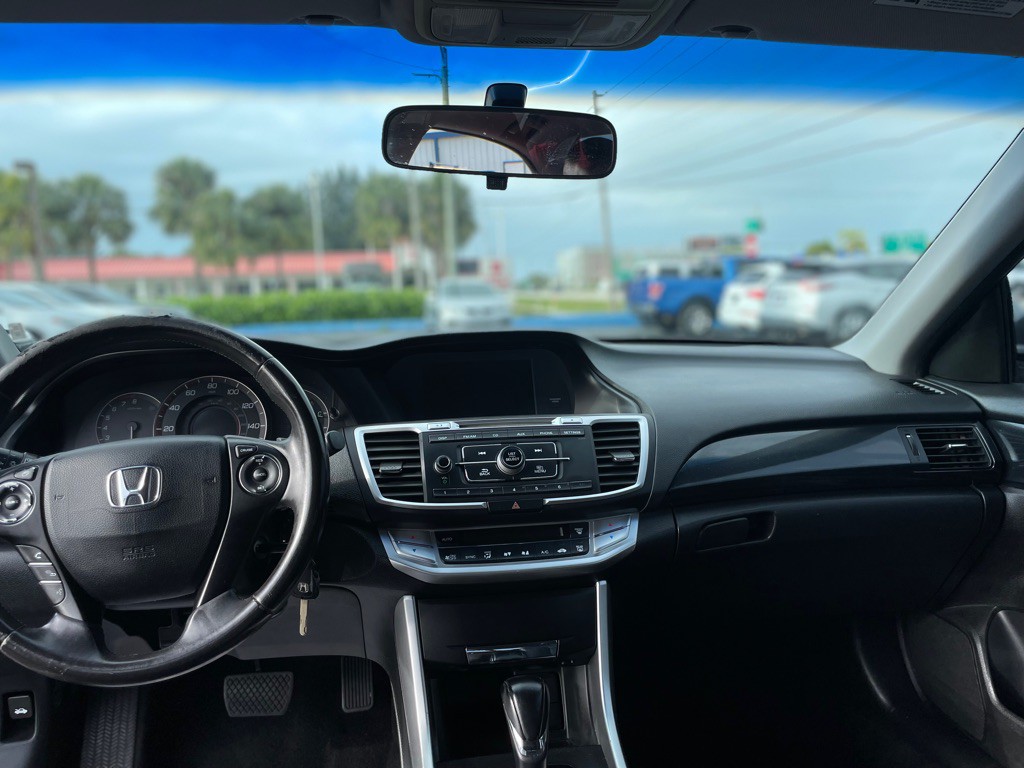 2013 Honda Accord Image 17