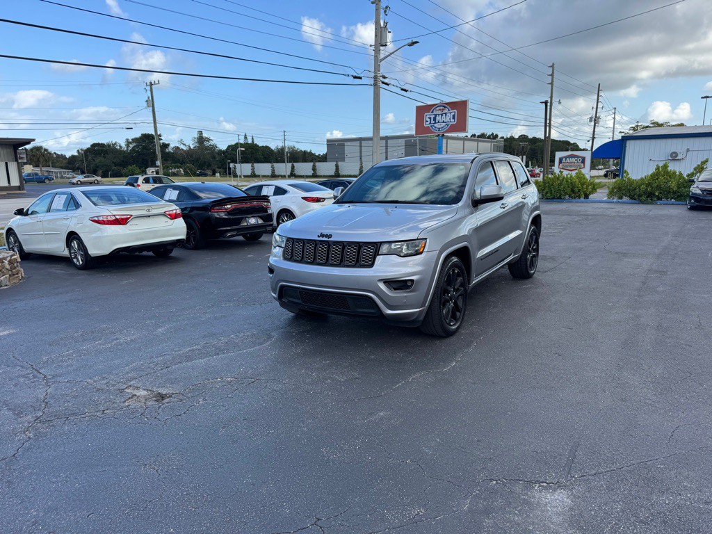 2017 Jeep Grand Cherokee Image 1