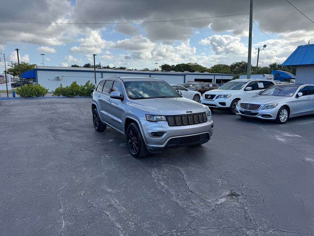 2017 Jeep Grand Cherokee Image 3