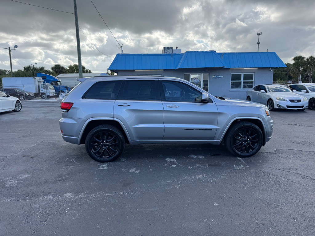 2017 Jeep Grand Cherokee Image 5