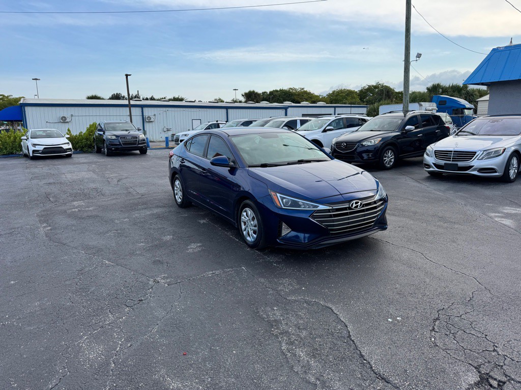 2019 Hyundai Elantra Image 2